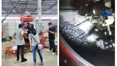 無錫汽車密封件客戶到訪，驗收自動滾噴機PR90