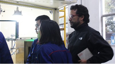 美國汽車減震公司先鋒再次拜訪，預(yù)購安捷倫智能噴膠設(shè)備！