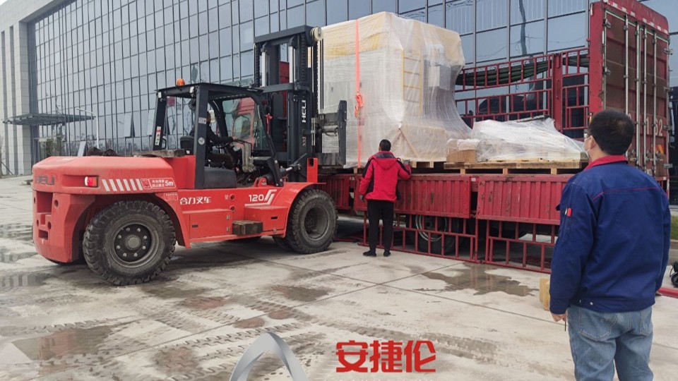 安捷倫又一臺(tái)自動(dòng)噴膠機(jī)發(fā)貨啦！發(fā)往重慶汽車零部件制造企業(yè)