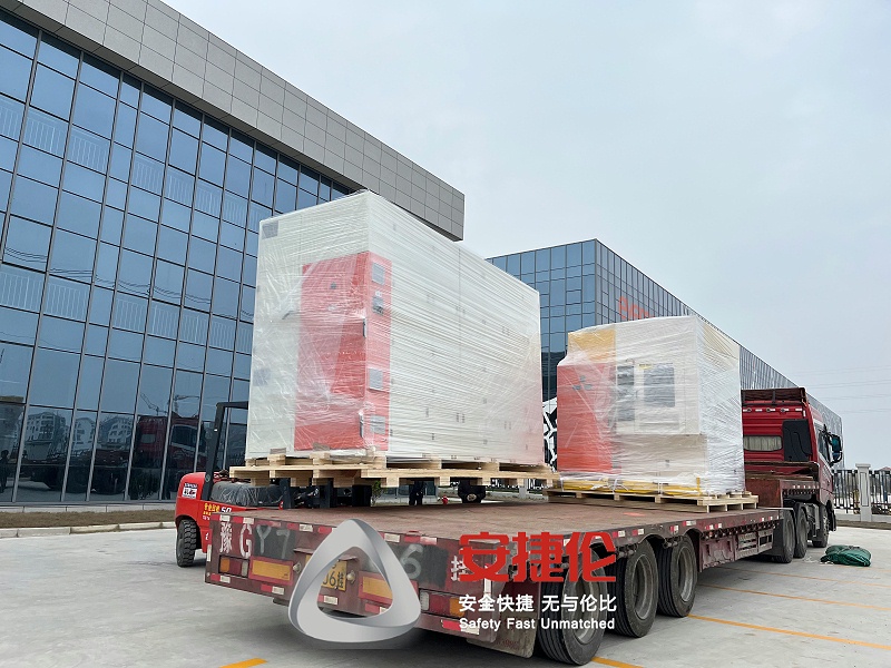 浸膠機、噴膠機